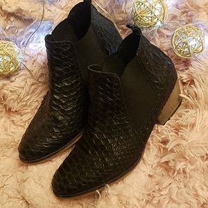Firth Black Snake Skin Booties Size 7